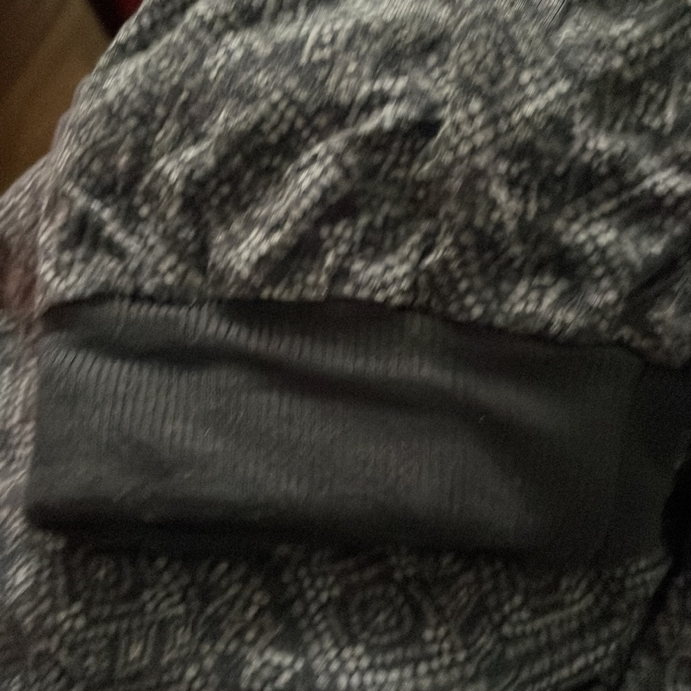 Hollister Soft cuffed Ladies lounge pants. Grays. Large. Well loved,still nice. - Picture 4 of 7
